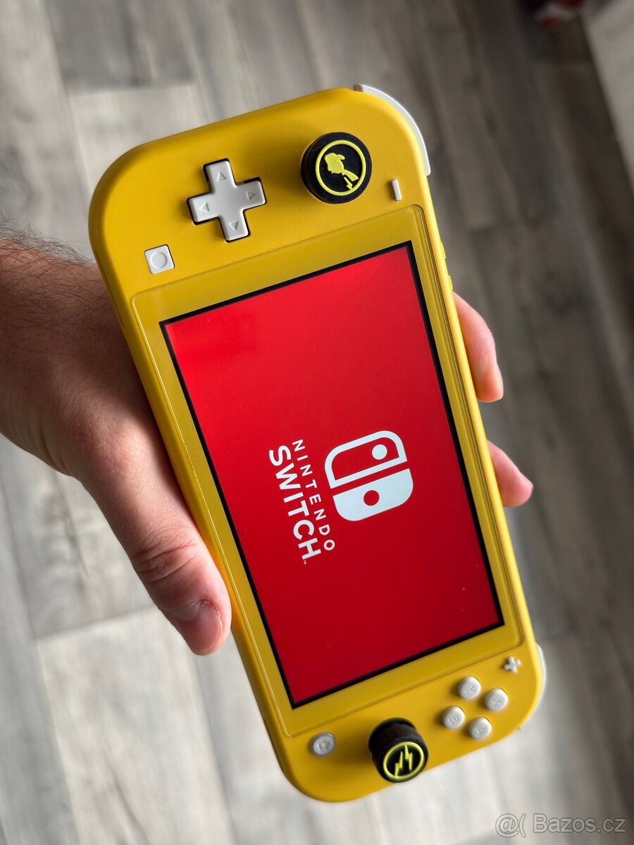 Nintendo Switch Lite – žlutá, top stav - 2