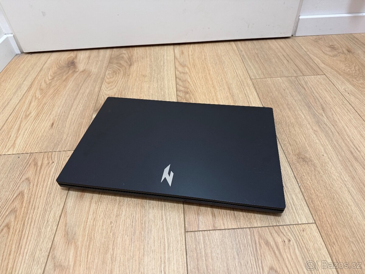Herní notebook RTX 4050 6GB - 2
