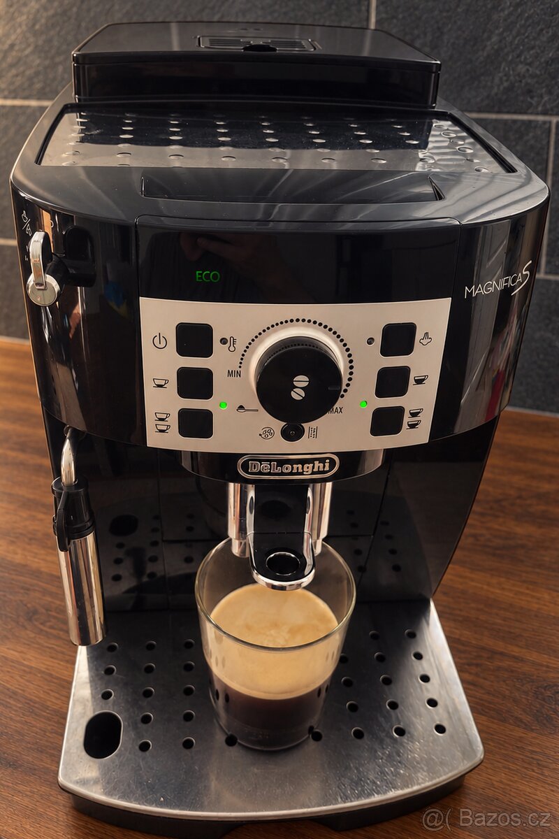 Kávovar Delonghi Magnifica S - 2