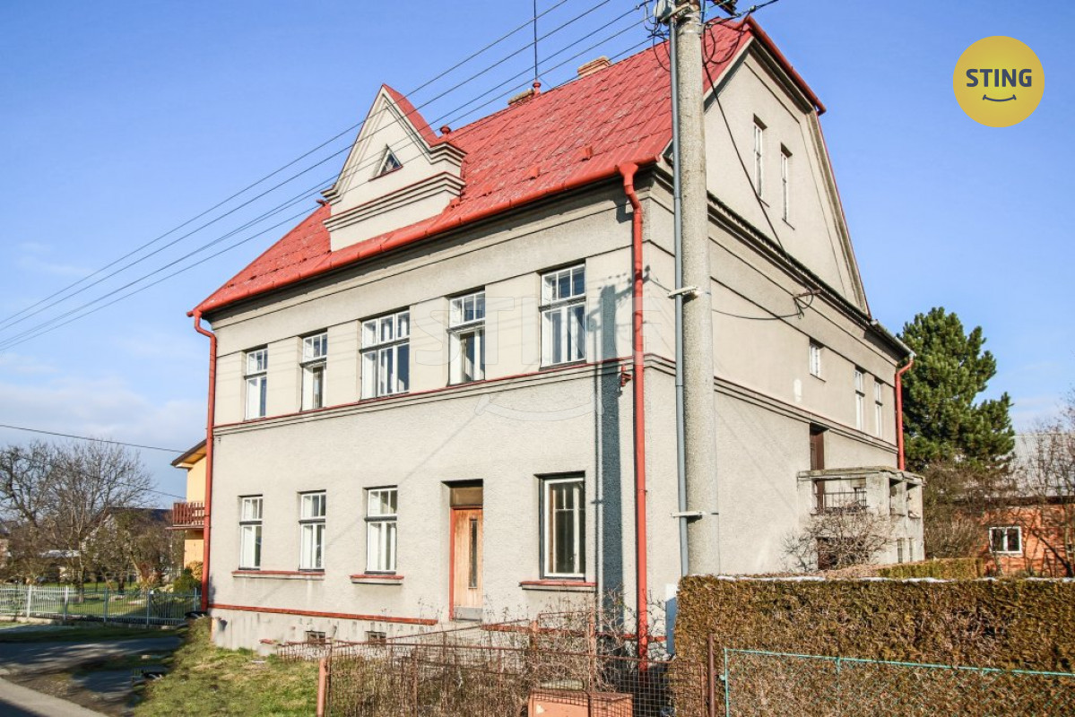 Bytový dům s pozemkem o výměře 647 m2 v centru obce D, 97863 - 2