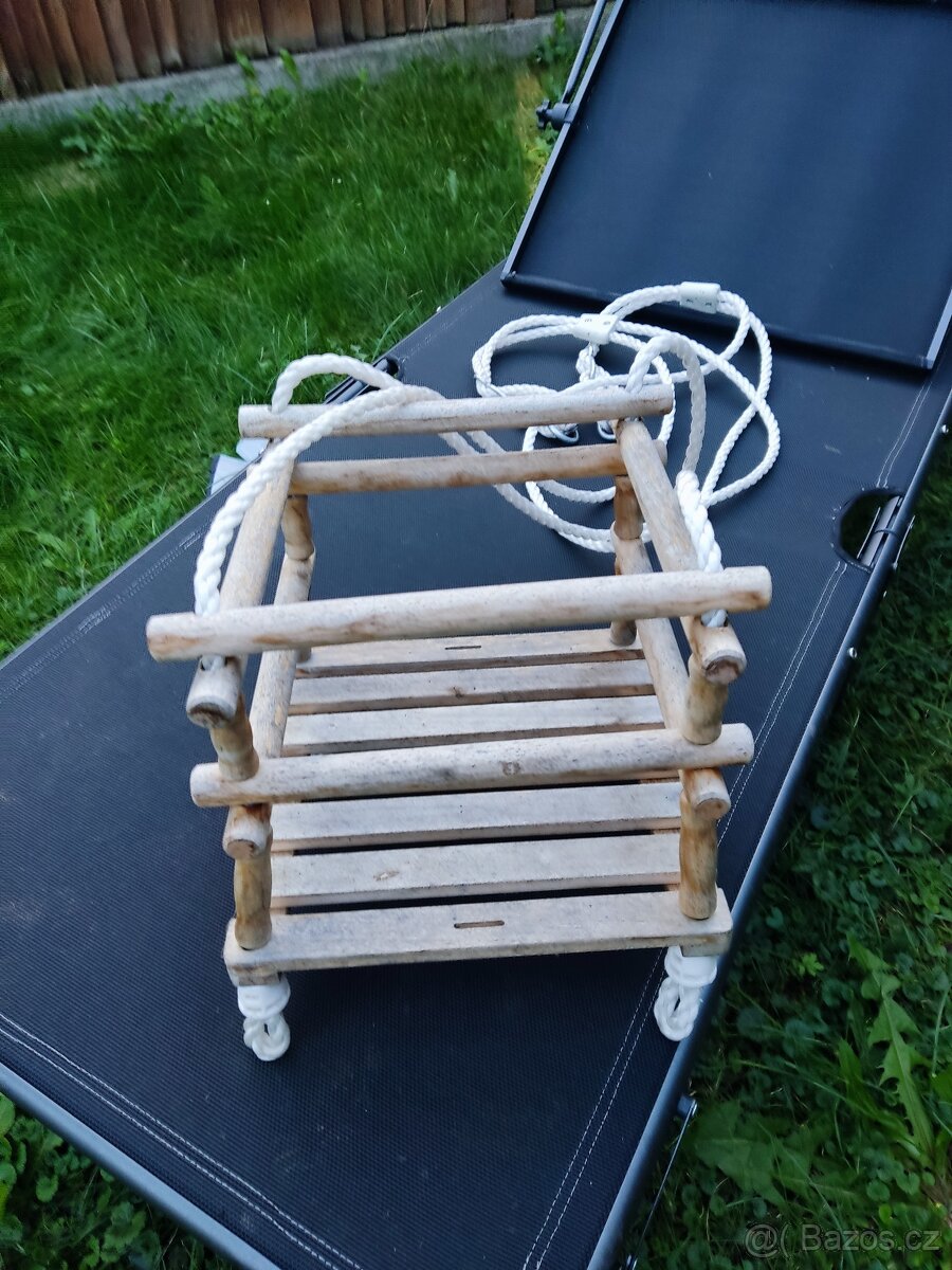 Dřevěná dětská houpačka - 2