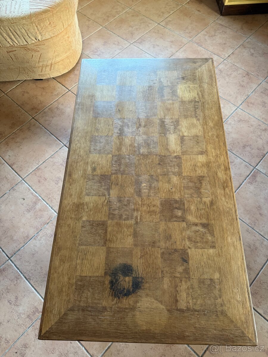 Dřevěný konferenční stolek - 2