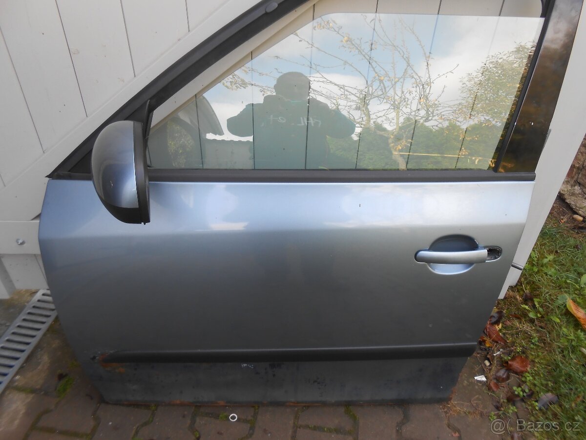ŠKODA FÁBIA 2 VEŠKERÉ DÍLY Z LEVÝCH PŘEDNÍCH DVEŘÍ - 2