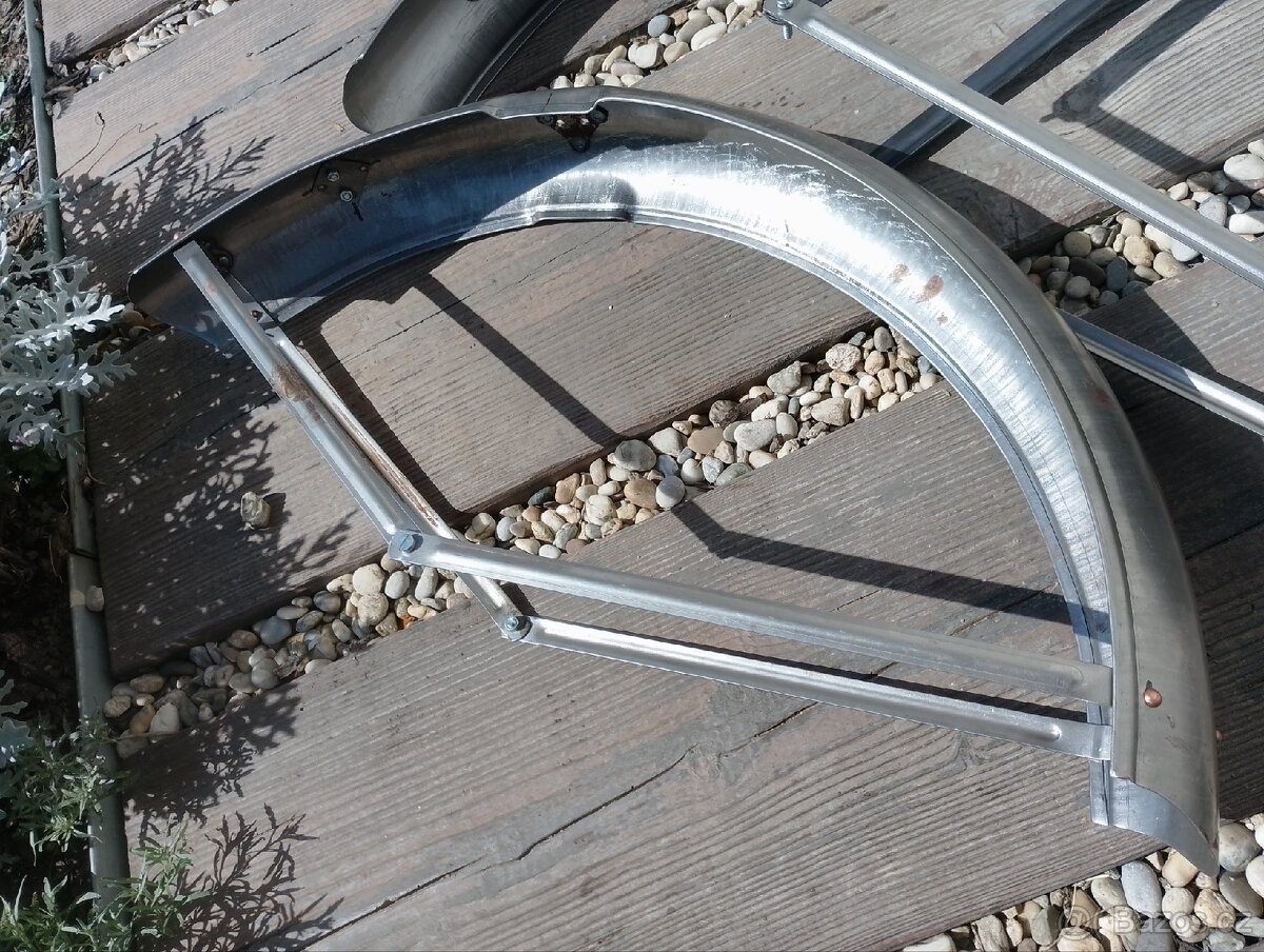 Jawa robot blatníky - 2