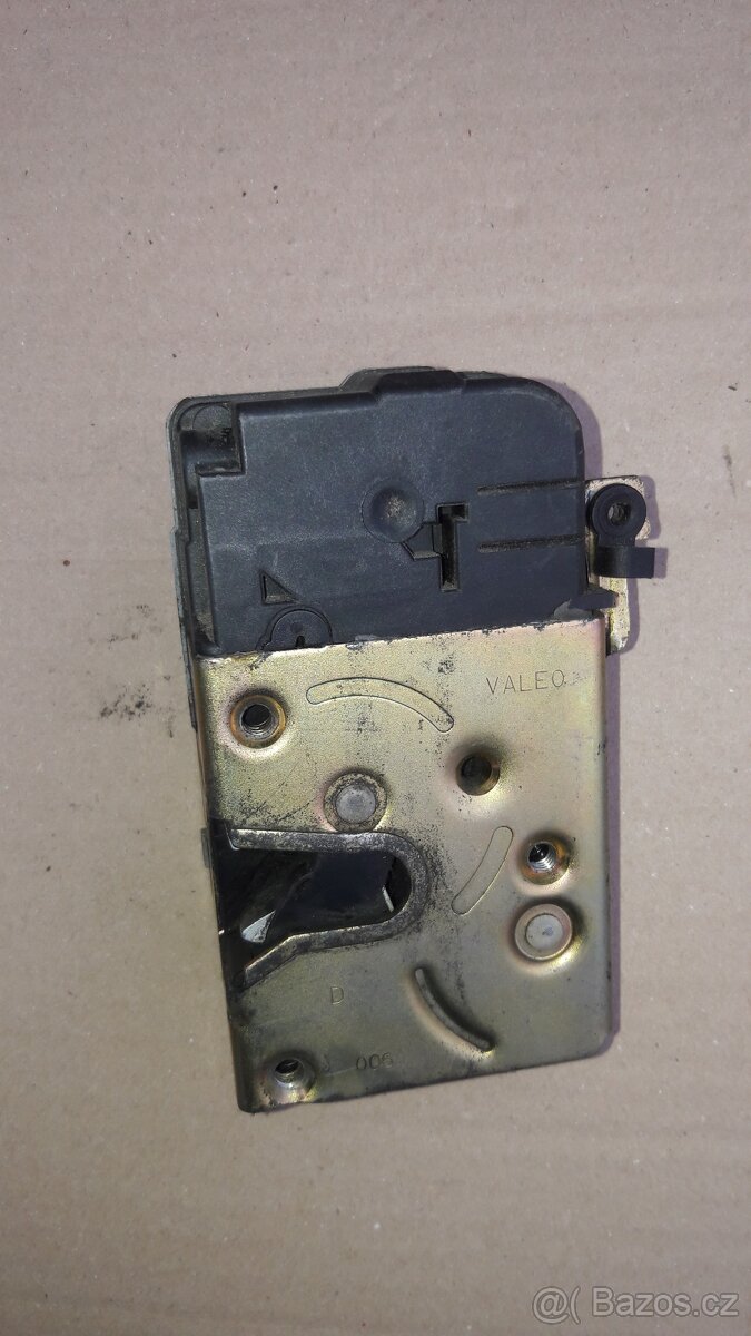 zámek dveří peugot 306 - 2
