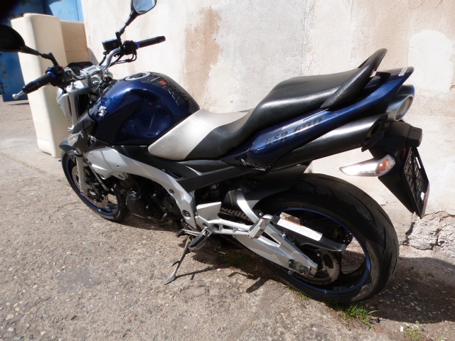 Suzuki gsr 600 - 2