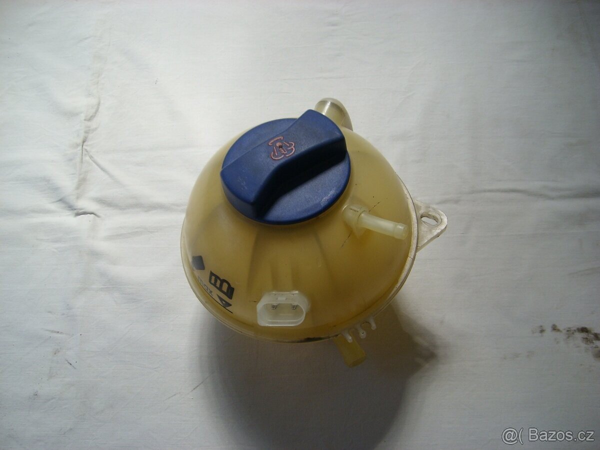 Prodám na Škoda Octavia I 1996-2000 lambdy, nádobku,panty. - 2