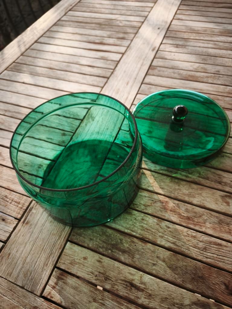 SKLENĚNÁ DÓZA S VÍKEM - 2