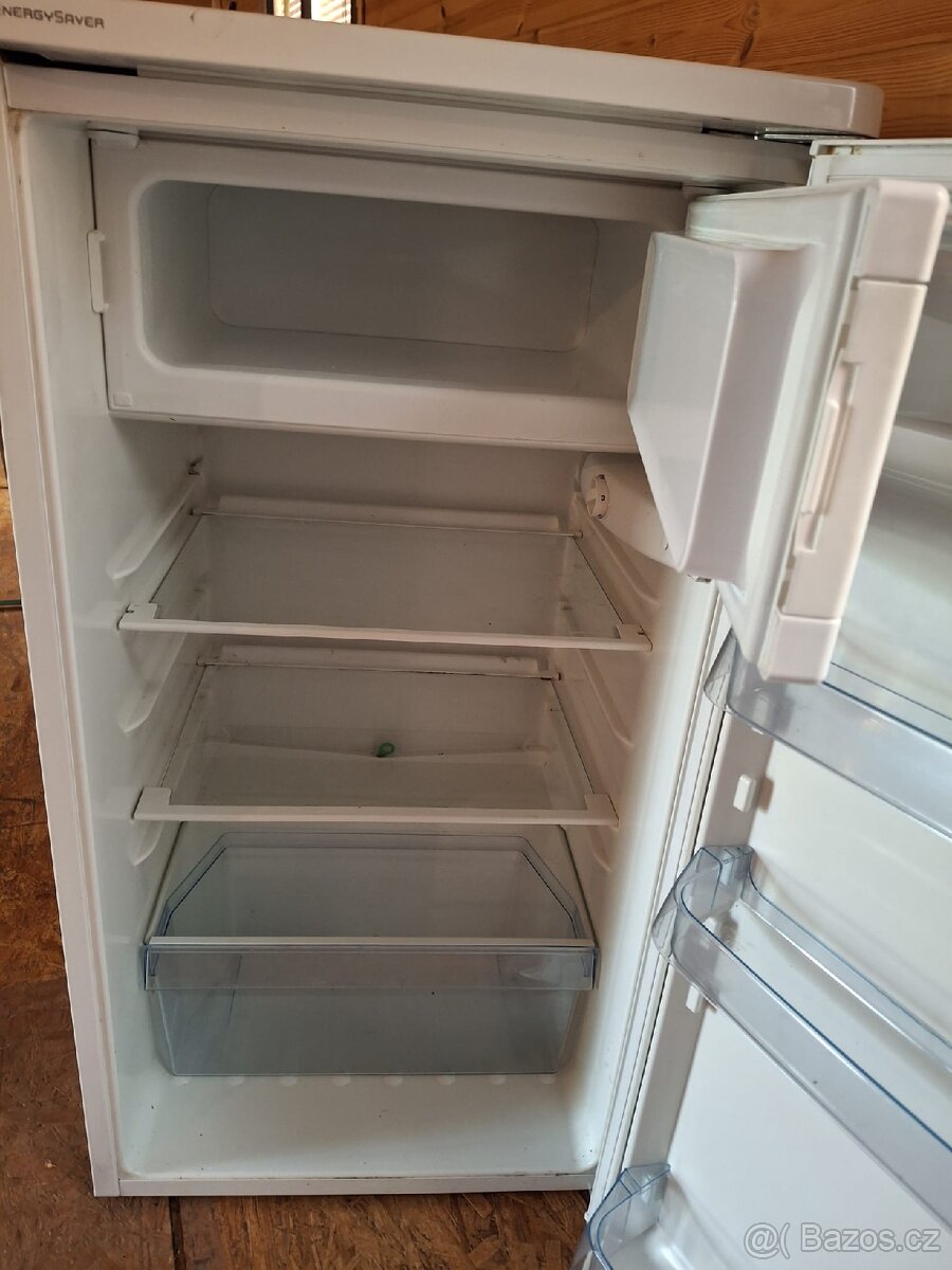 Malá lednice s mrazákem - 2