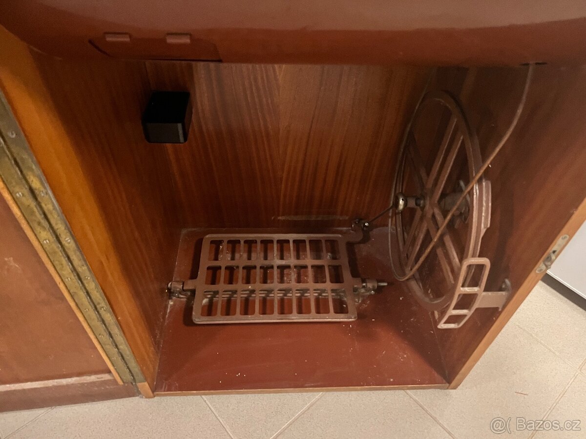 Šicí stroj Lada - 2