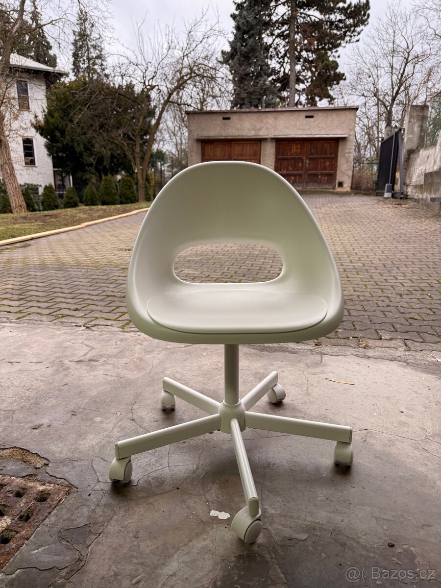 Stolek a křeslo IKEA - 2