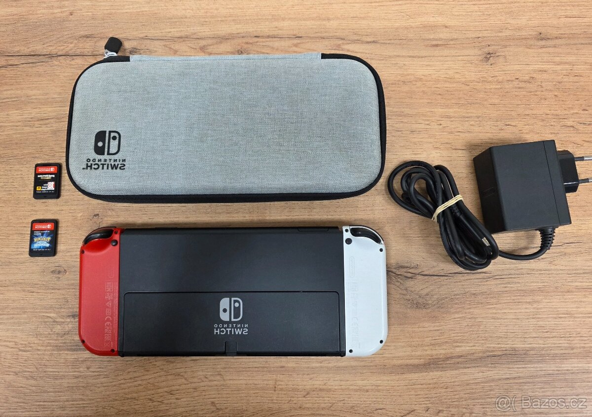 Nintendo Switch OLED + 2.hra + pouzdro - 2