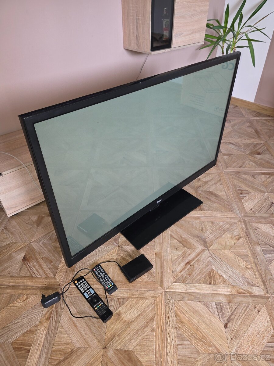 Plazmová televize LG 50PW450 - 2
