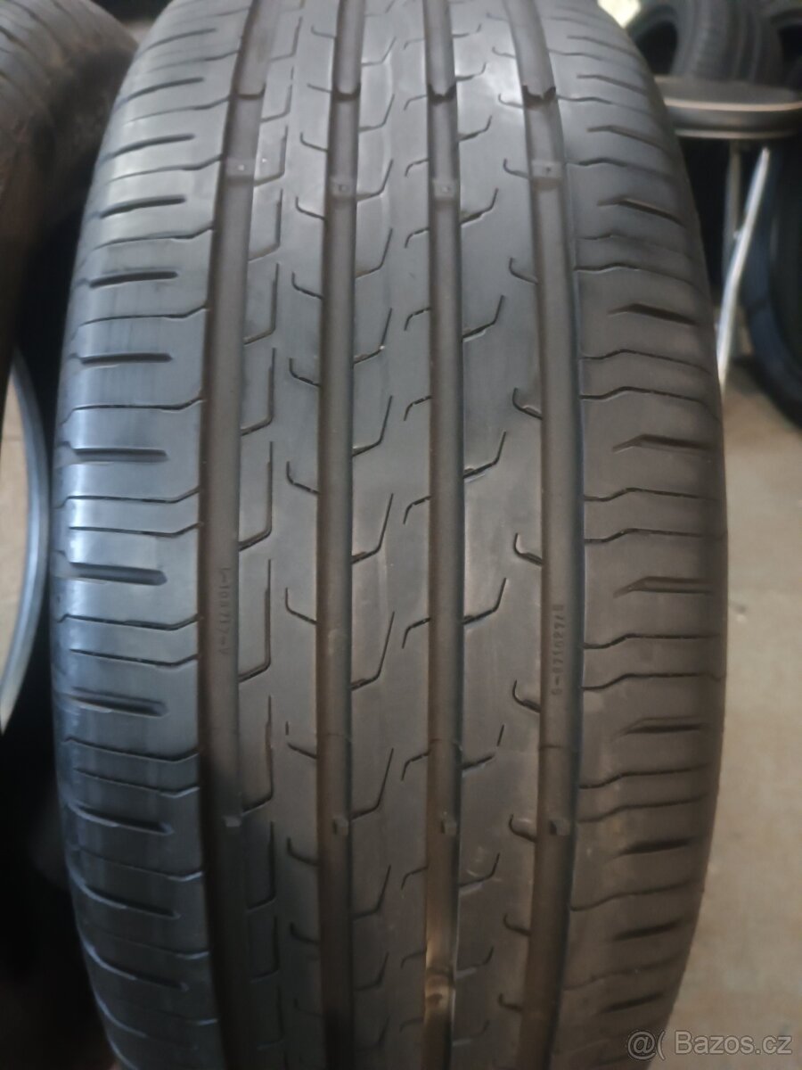 2xletní pneu 215/55/17.Continental. - 2