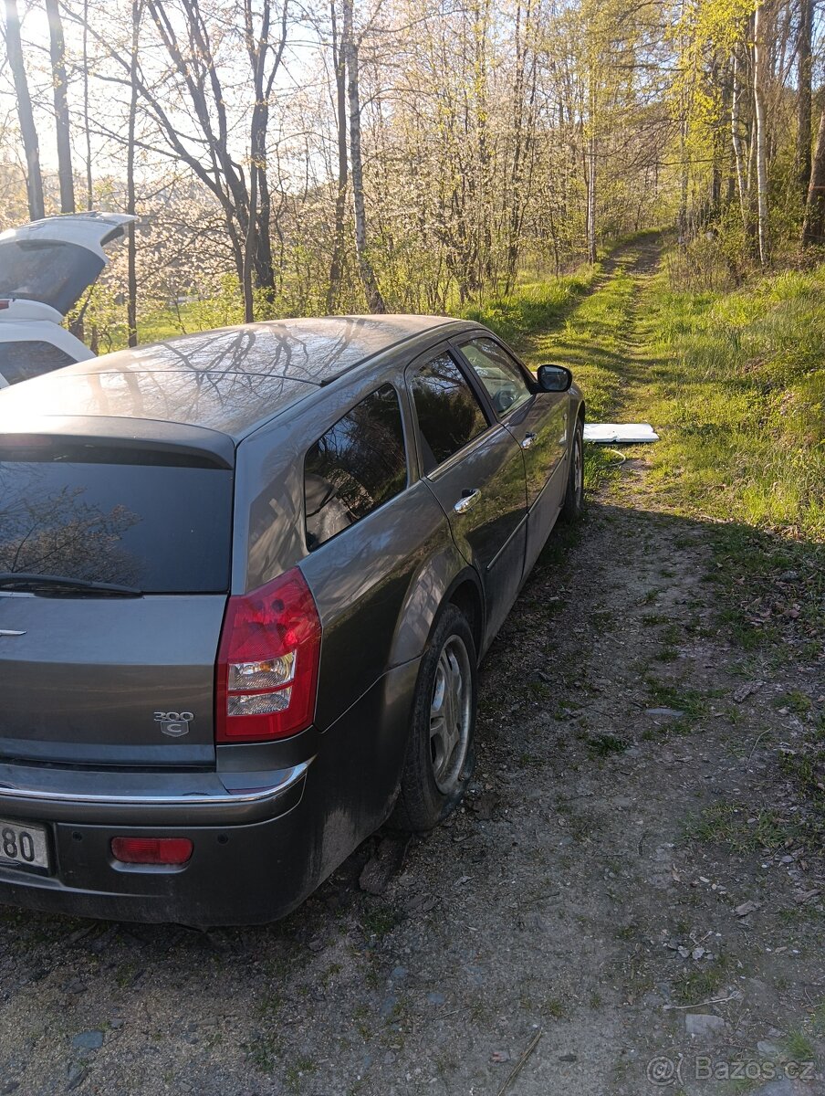 Prodám Chrysler 300 c 3.0 crd touring - 2