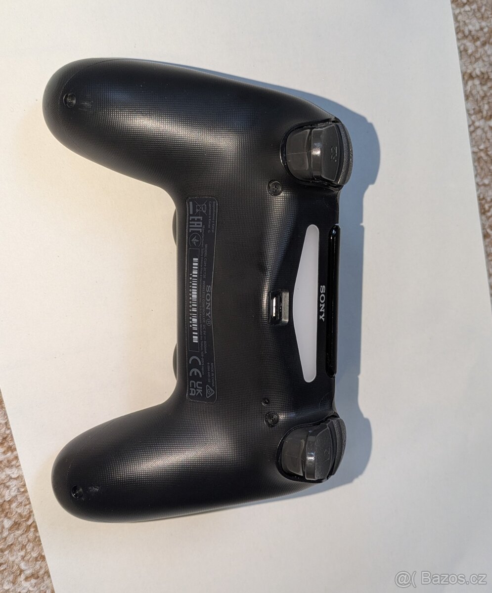 Sony PS4 Dualshock 4 V2 - použitý - 2