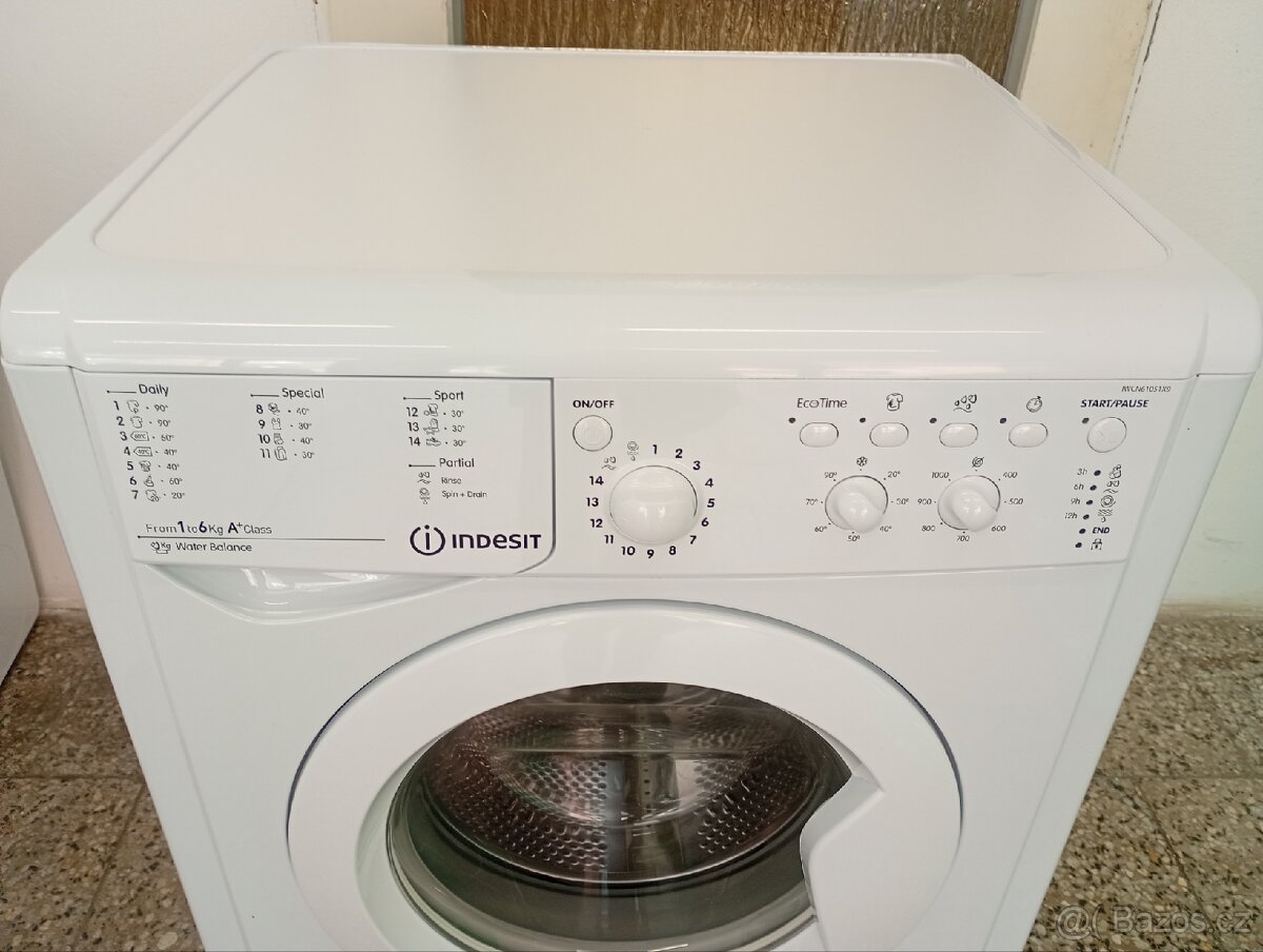 Pračka Indesit - 2