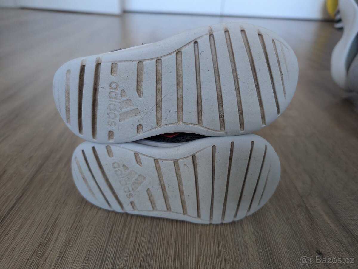 Dětské boty Adidas vel. 26 - 2