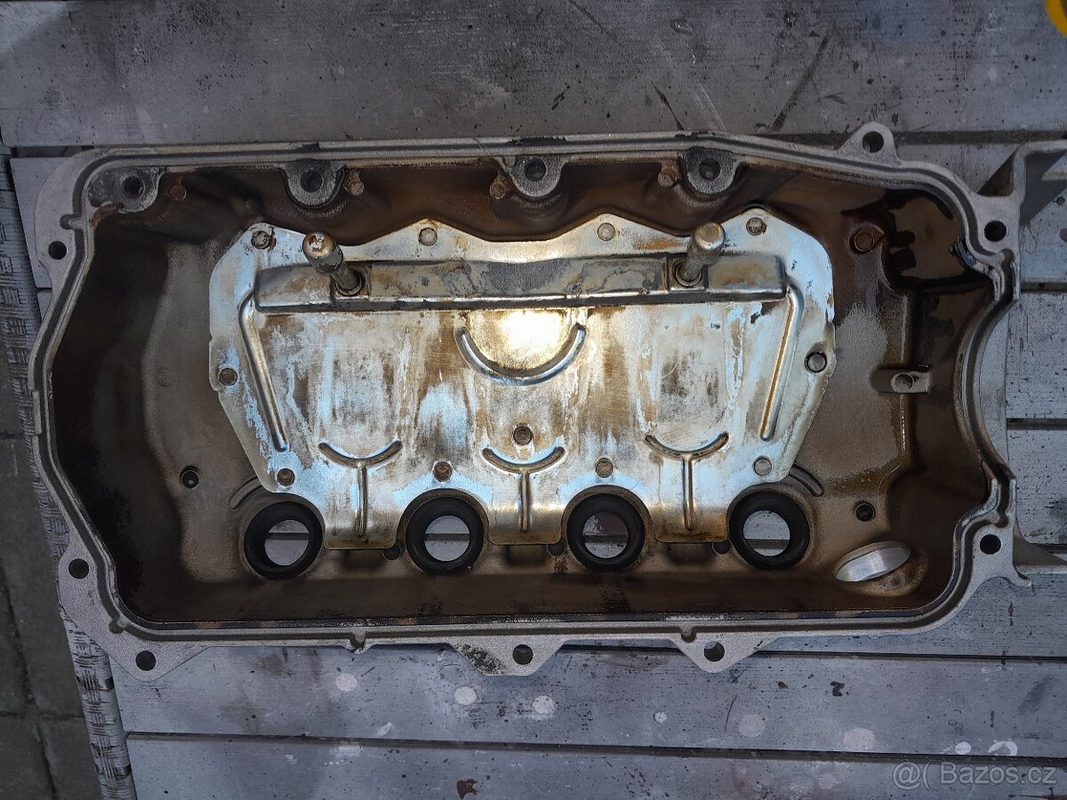 Víko ventilů Renault 1,2 TCE8200541584. - 2