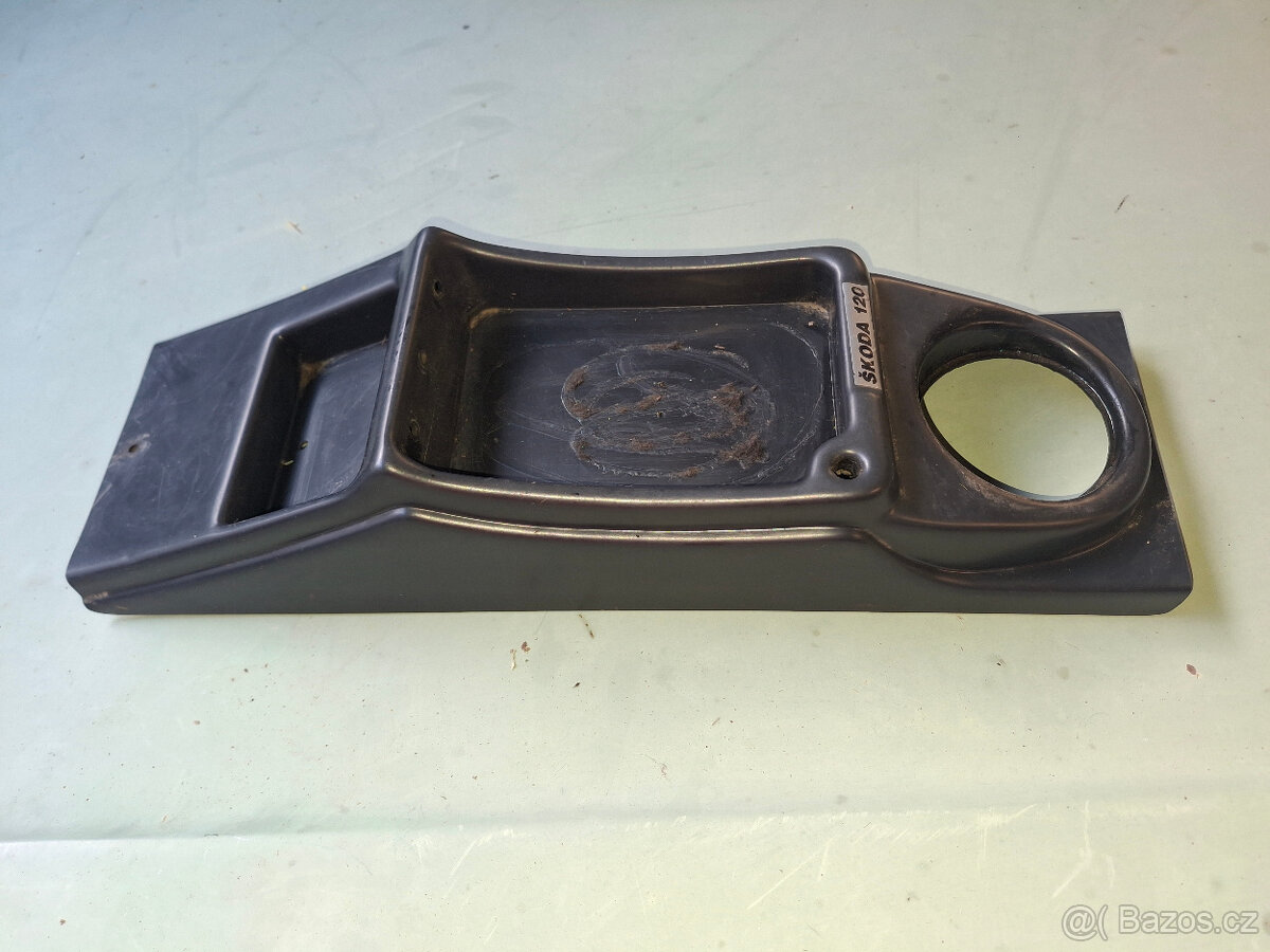 ŠKODA 120 - PLASTOVÝ PANEL OKOLO ŘADIČKY - 2