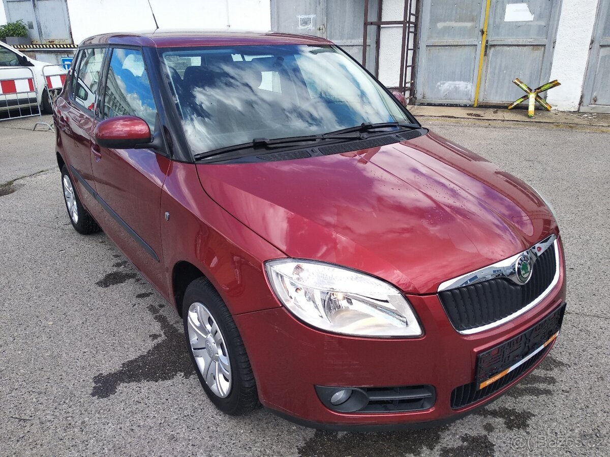 Škoda Fabia 1,6 16V Automat Ambition - 2