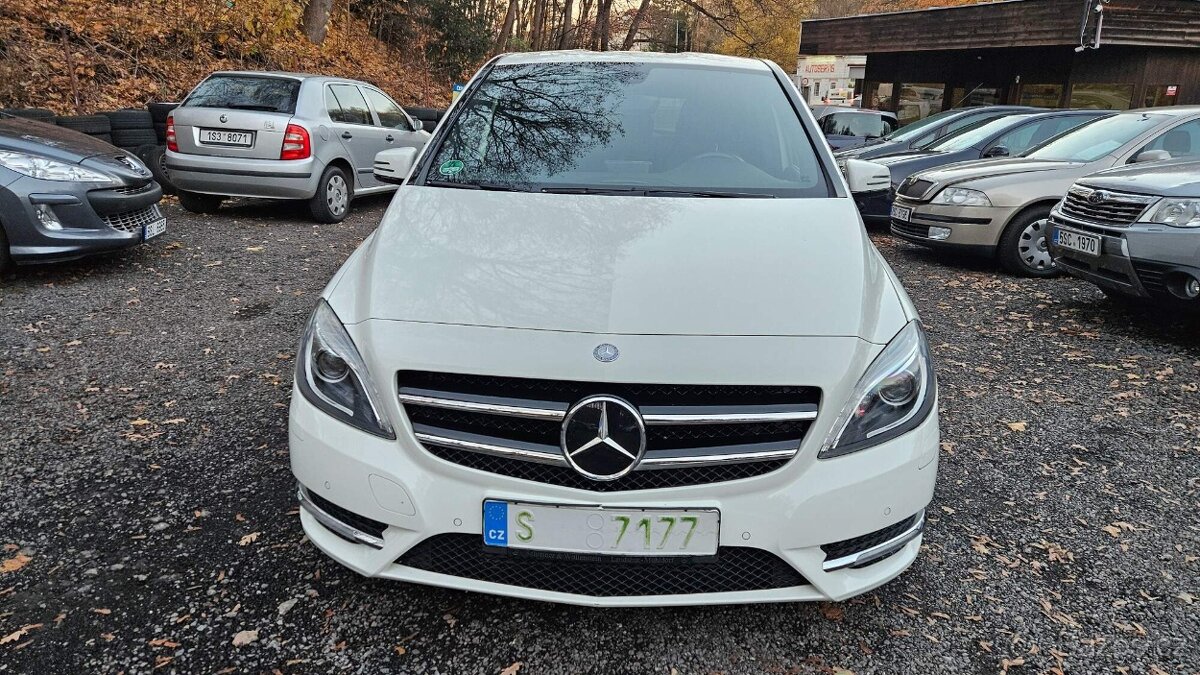 Mercedes Benz B 180, 2012, 99 tkm, xenony, navi, serviska - 2