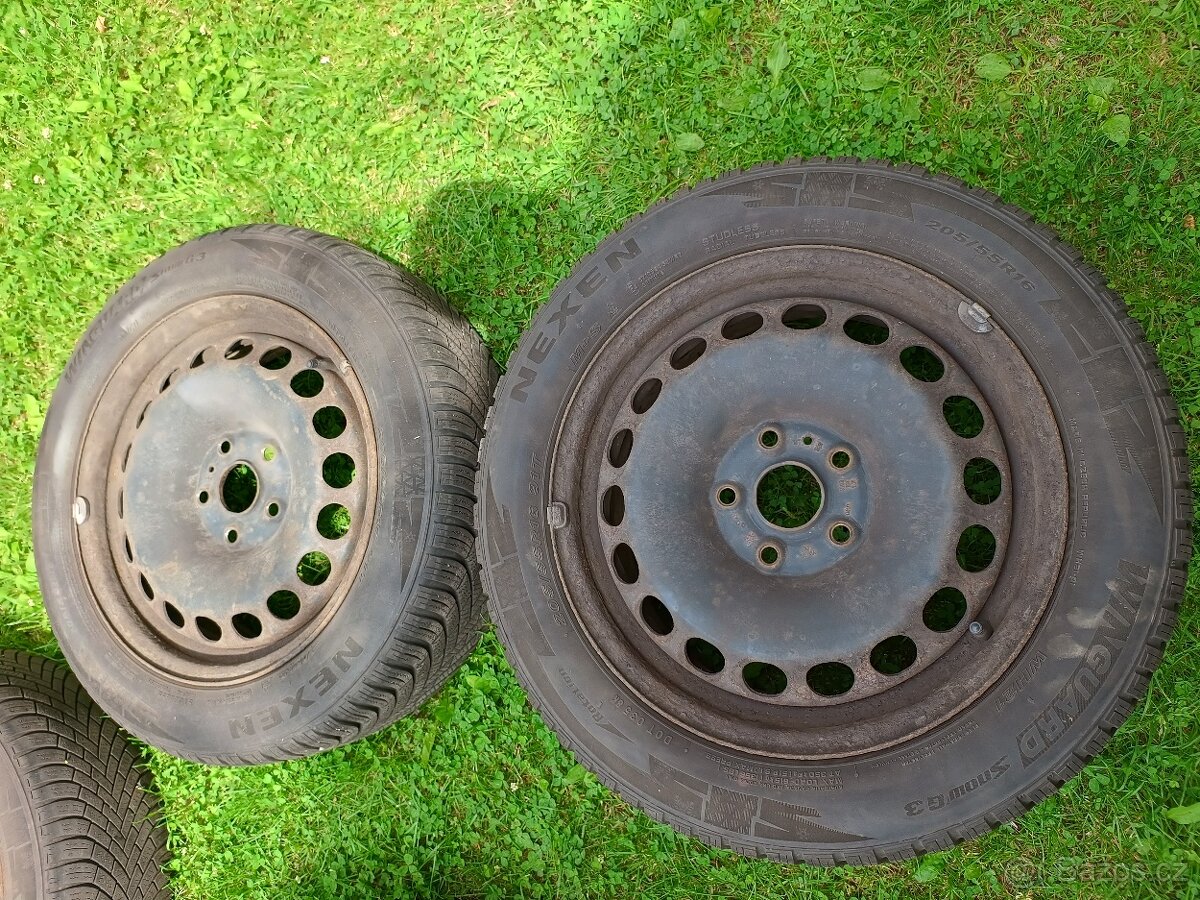 Plechové disky + zimní pneumatiky Nexen 205/55 R16 - 2