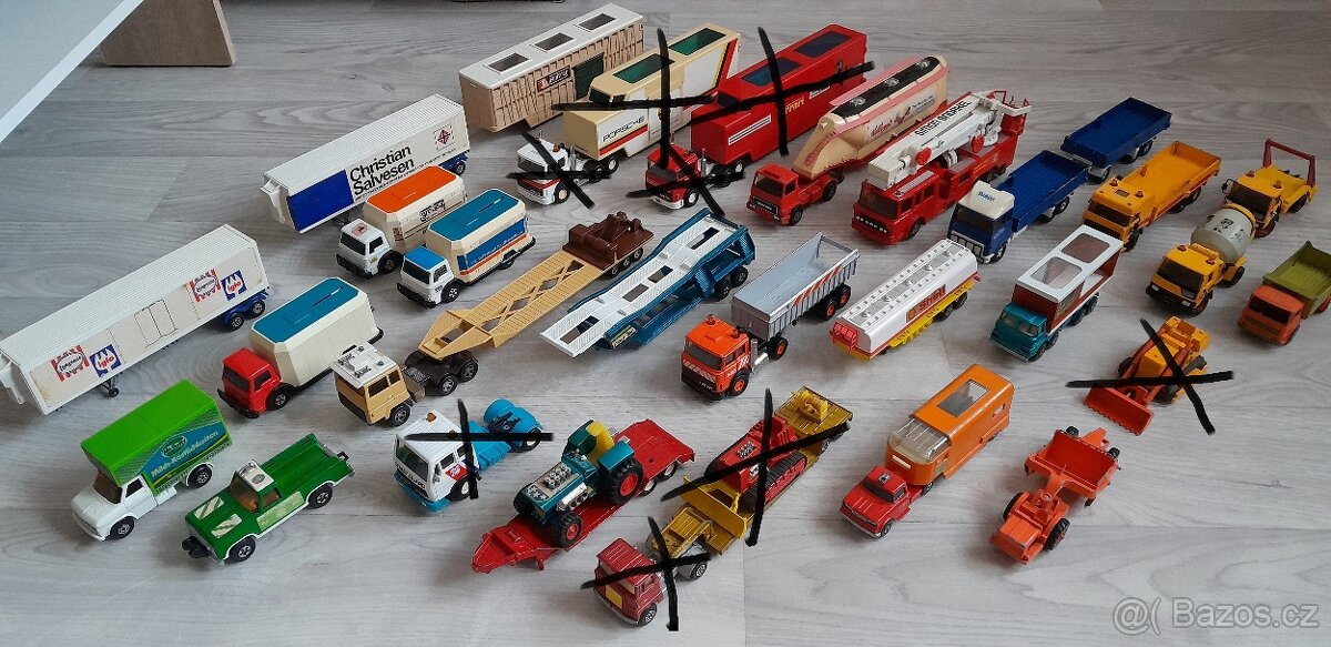 modely - autíčka Kamiony větší - 2