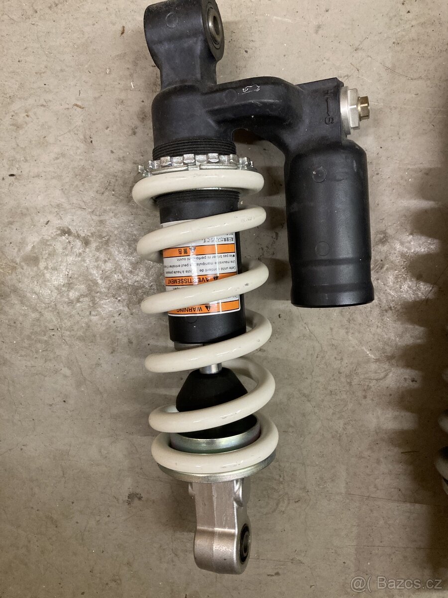 zadní tlumiče - 2