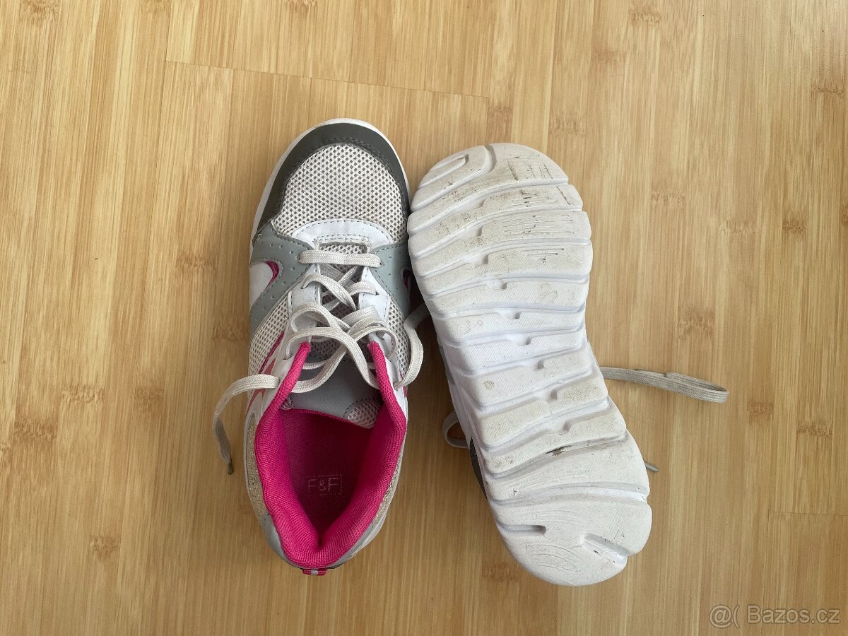 Dívčí tenisky zn. F&F - vel. 34 - 2