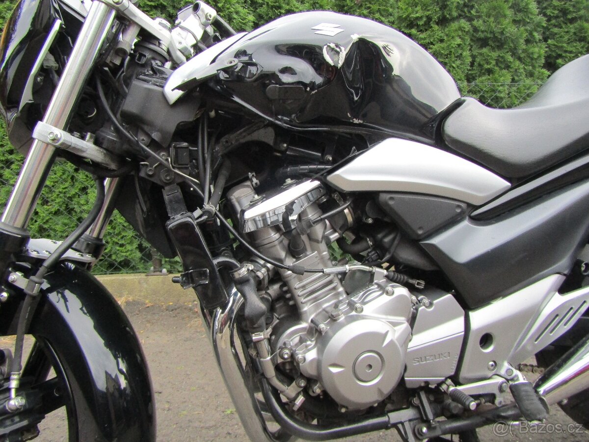 Suzuki GW 250 Inazuma - 2