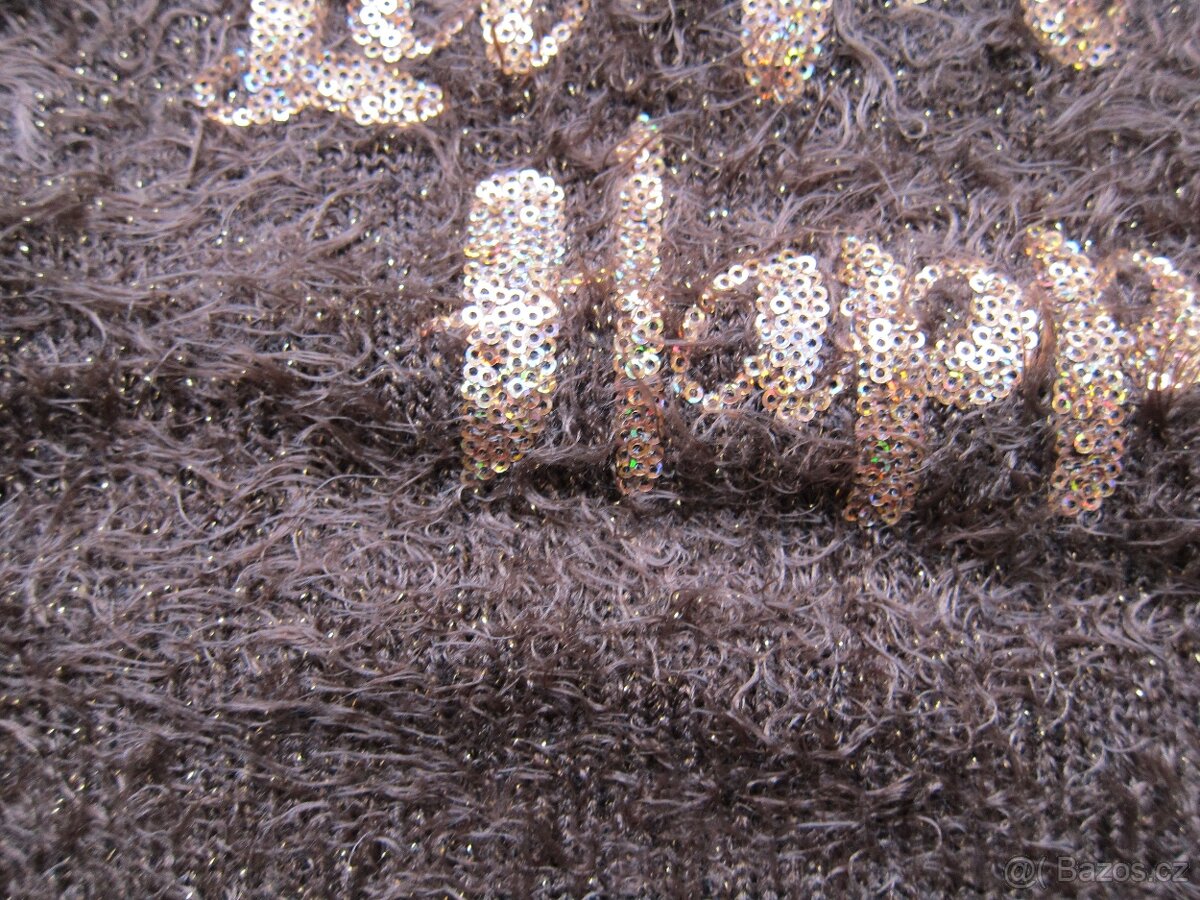 Dívčí svetr vel. 134-140 s flitry - 2