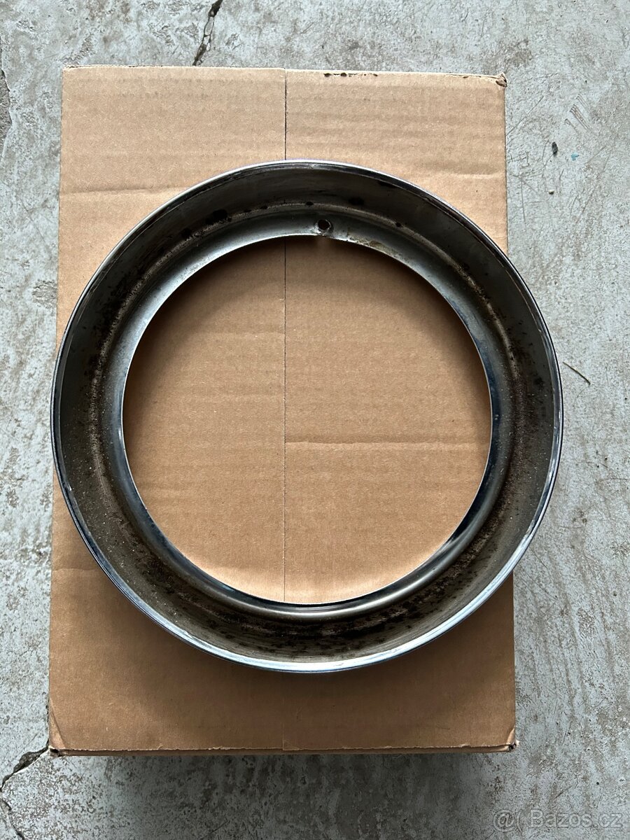 Škoda 1000 rámeček světla - 2