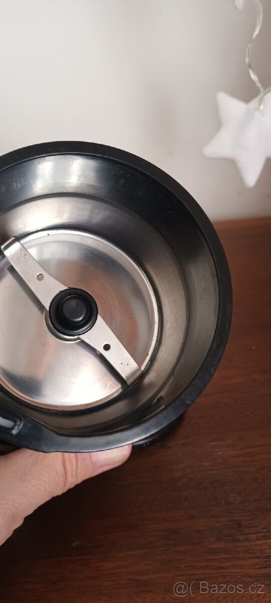 Mlýnek na kávu Ideenwelt - 2