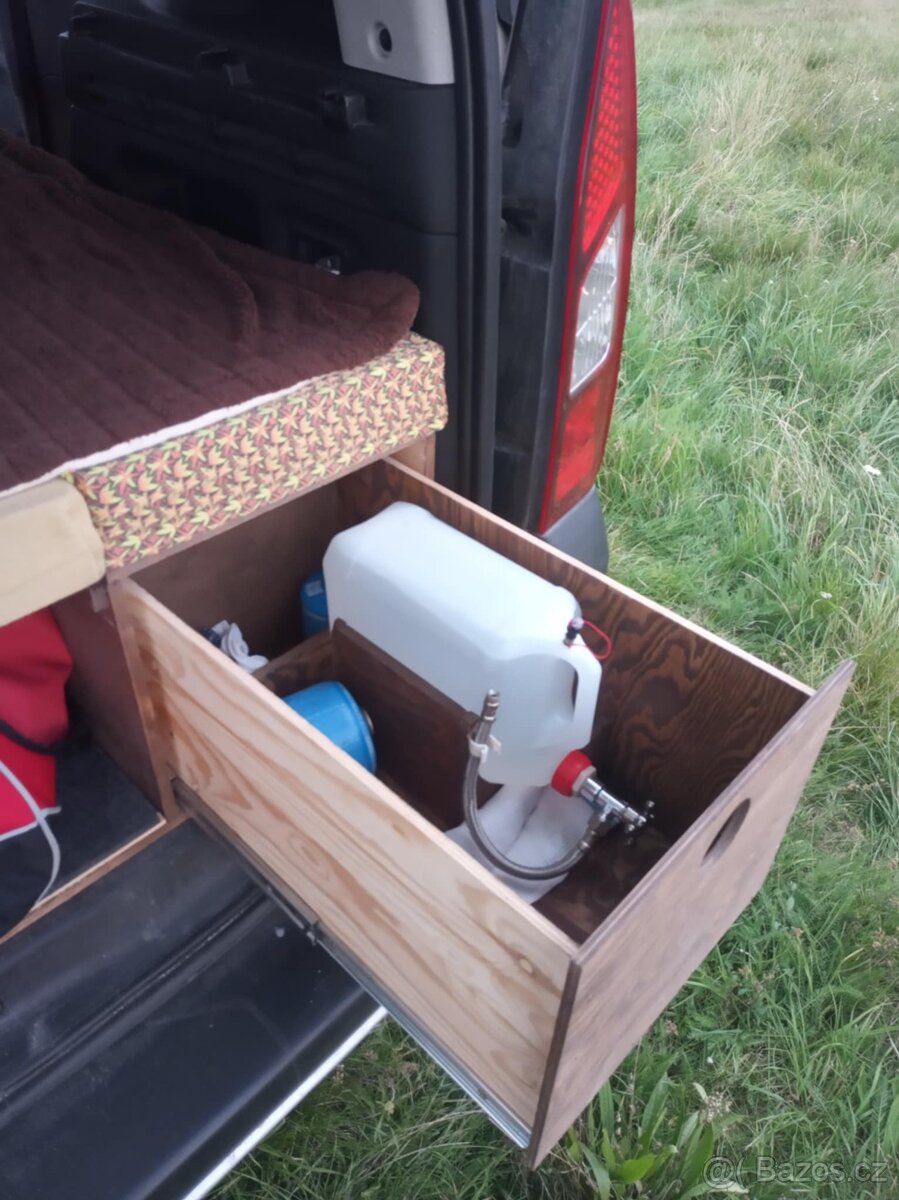 Obytná vestavba do auta - 2