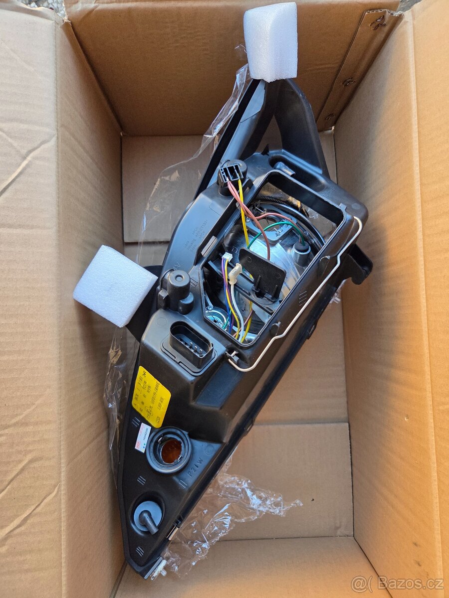 Nové pravé světlo Ford Focus - 2