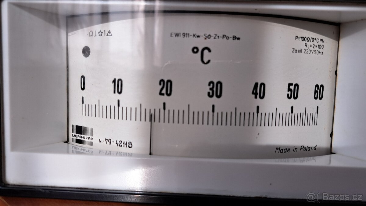 Stolní - vestavný analogový teploměr Pt100, 220 V - 2