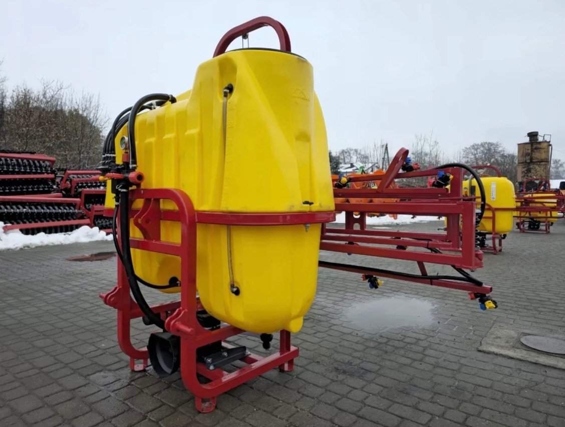 Postřikovač na traktor Strumyk - 2