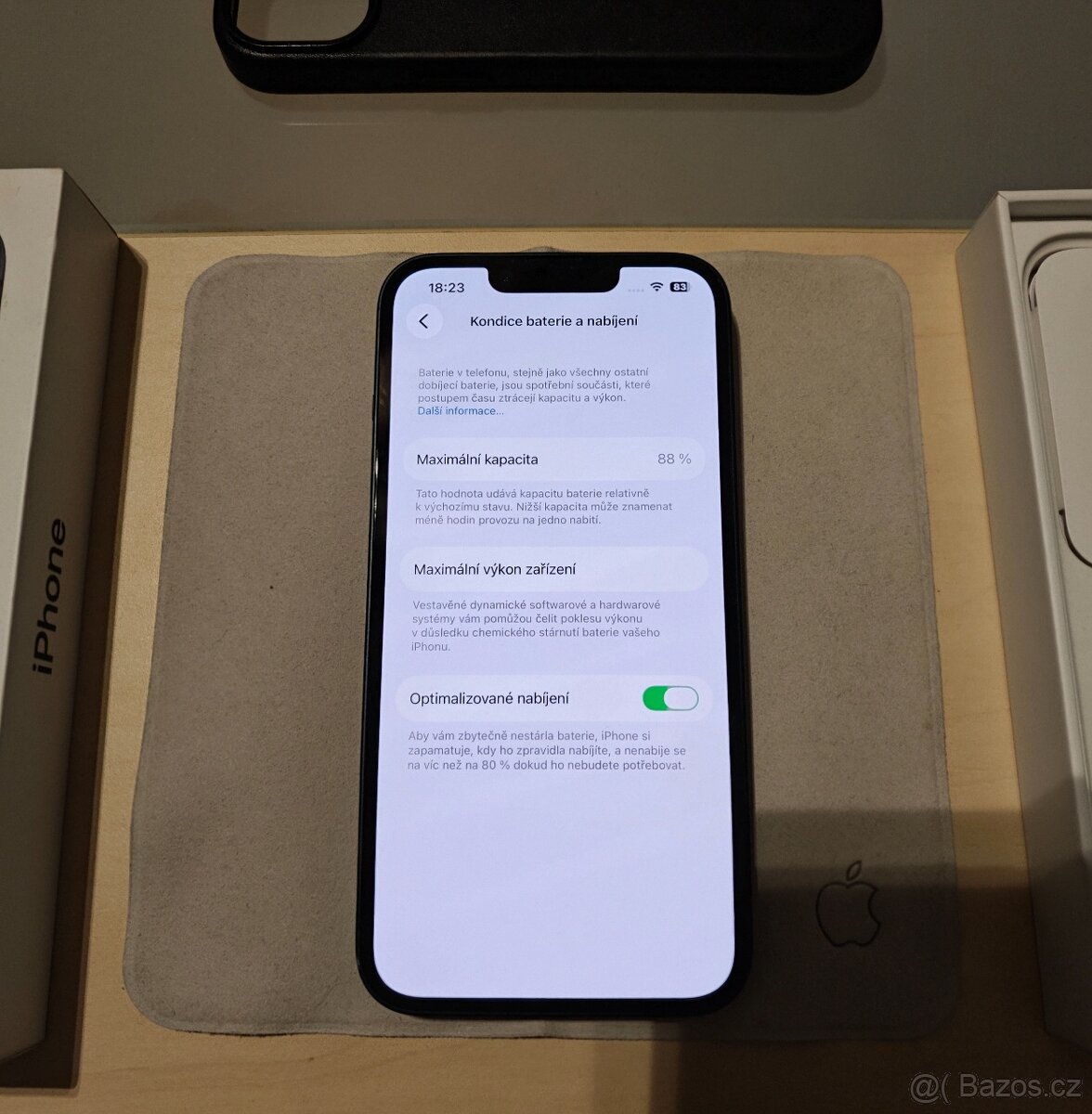 Apple iPhone 14 256 GB, černý - 2