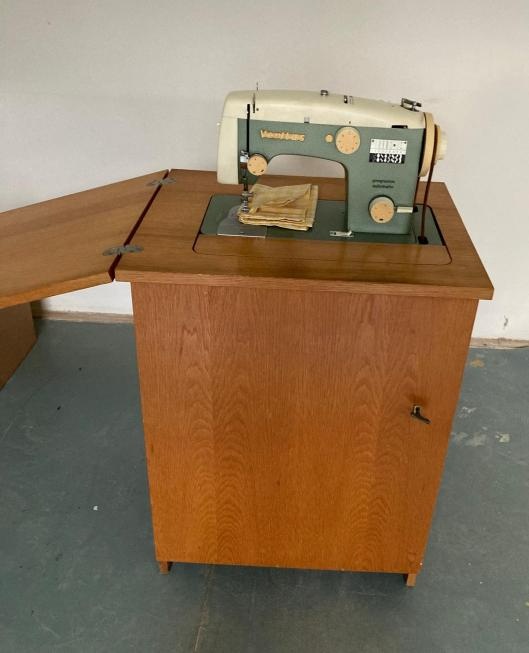 Šicí stroj VERITAS - 2