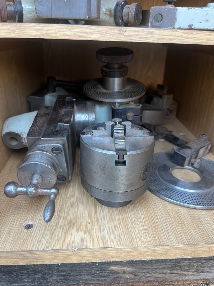 182. Hrotový soustruh MN 80 - 2