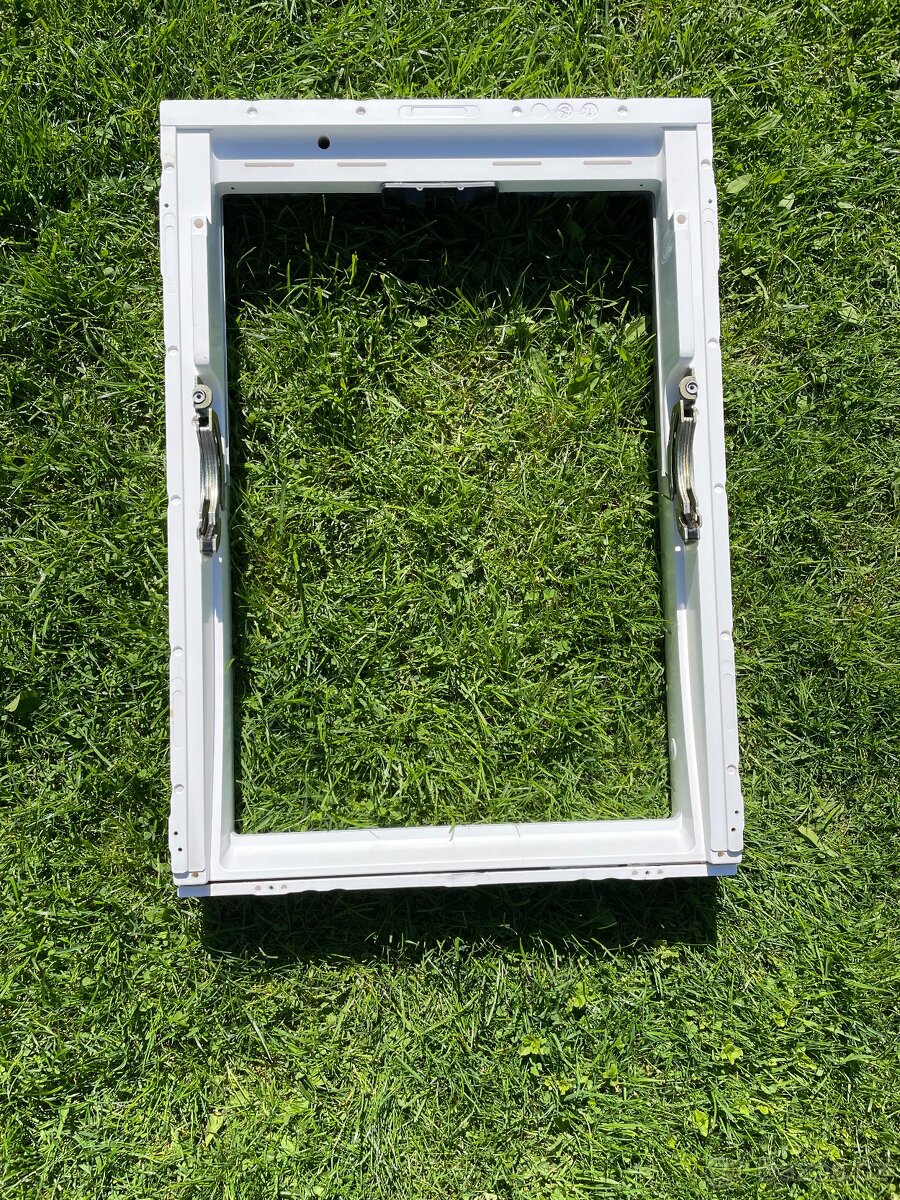 Velux GGU CO2 0159, bílé plastové - 2