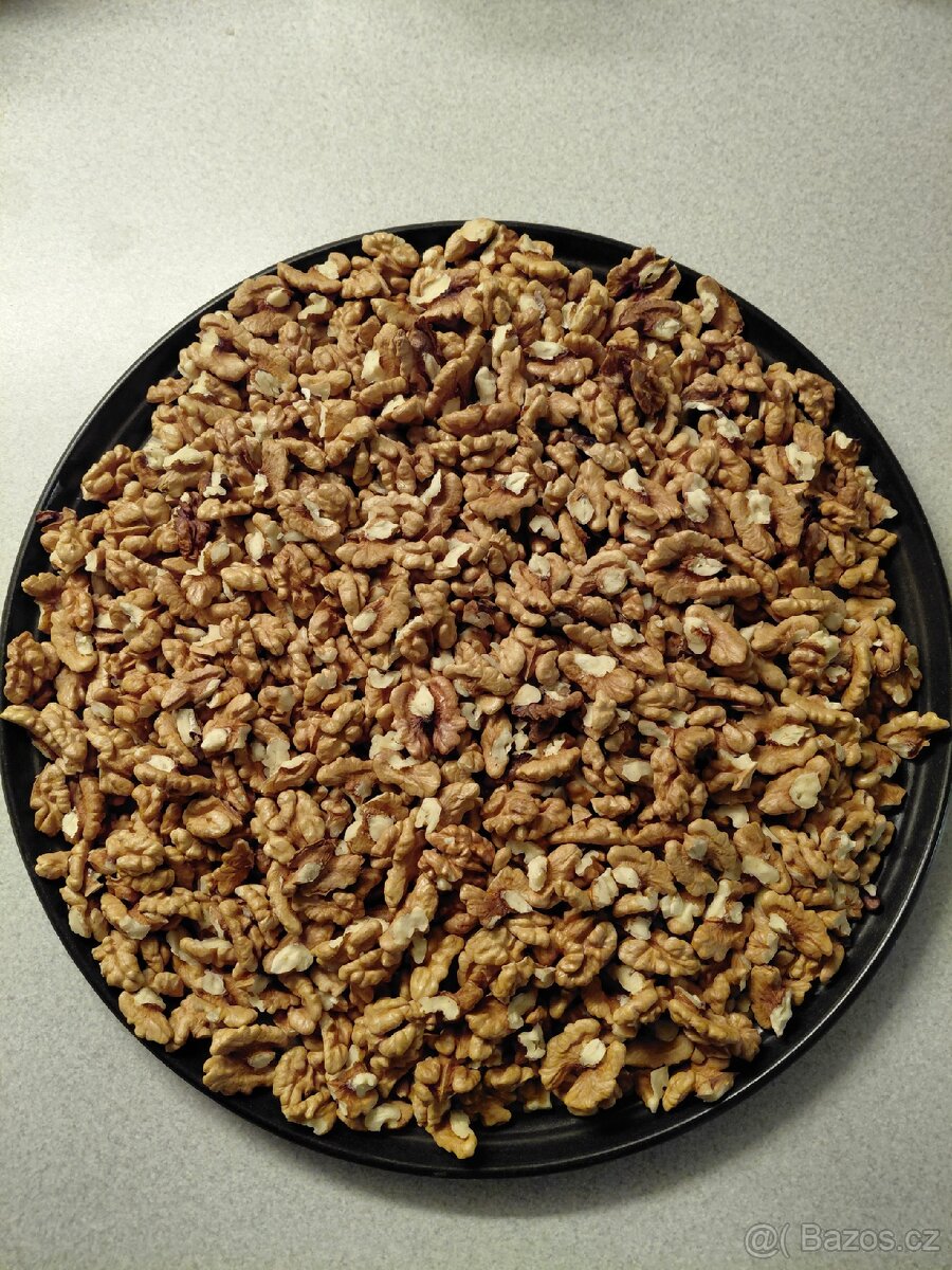 Vlašské ořechy loupané - 2