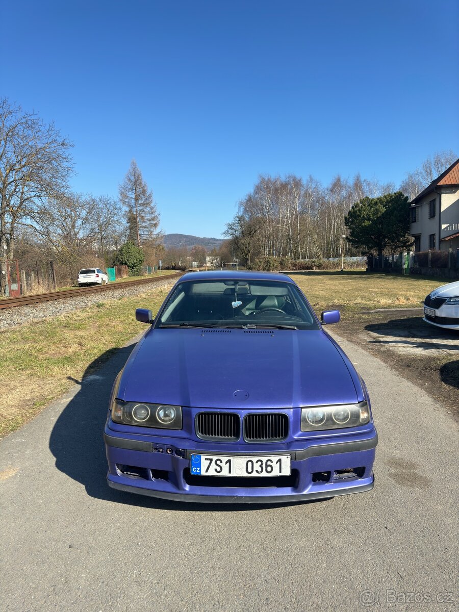 Bmw e36 coupe spěchá - 2