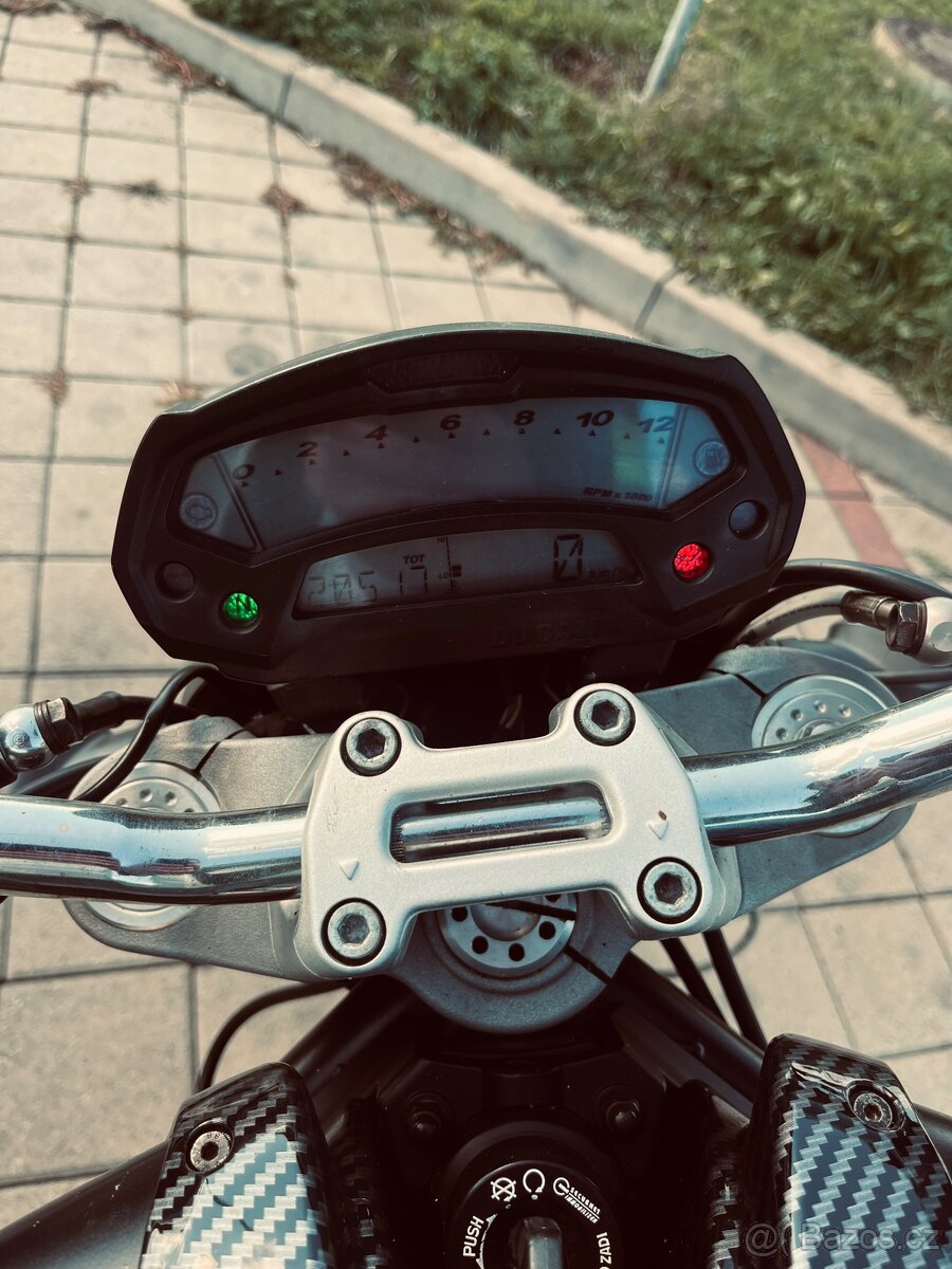 Ducati monster 696 - 2