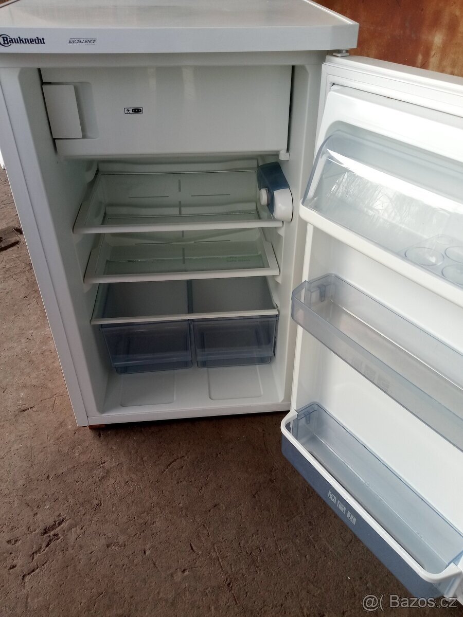 Lednička Bauknecht ( Whirpool ) s mrazákem ( jako nová ) - 2
