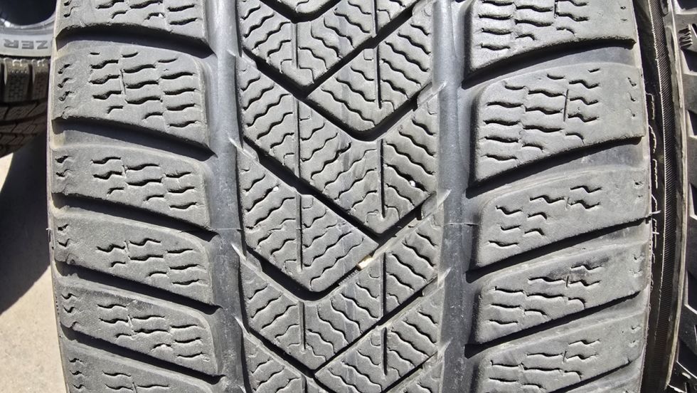 Zimní pneu 245/40/19 Pirelli Run Flat - 2