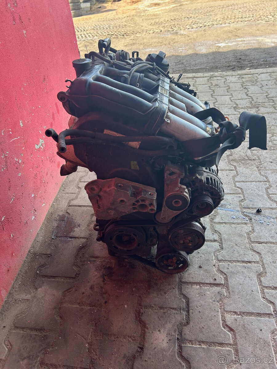 Motor 1,8 20V 92KW Škoda Octavia AGN Kompletní - 2
