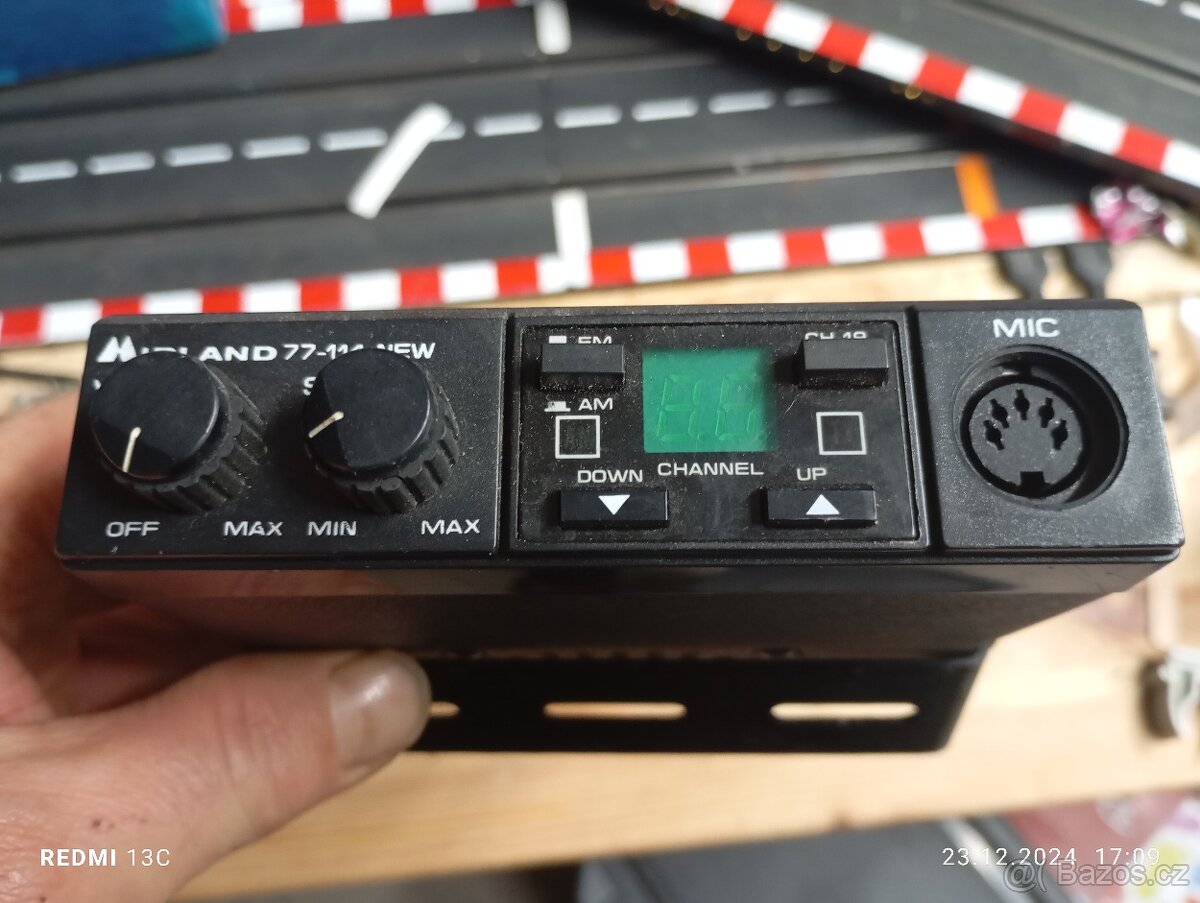 Stará CB vysílačka Midland, typ 77-114new - 2