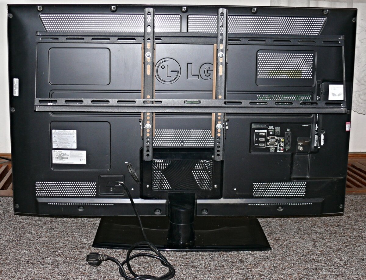 Prodám televizor LCD s LED podsvícením - LG model 42 LE5310 - 2